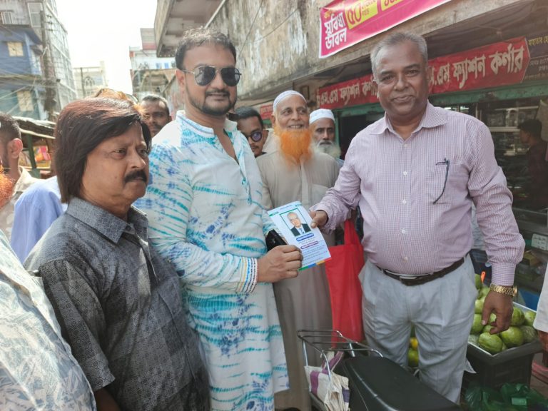 পিরোজপুরে জাতীয়তাবাদী ১২ দলীয় জোটের গণসংযোগে ব্যারিস্টার মোস্তফা জুবায়ের হায়দার