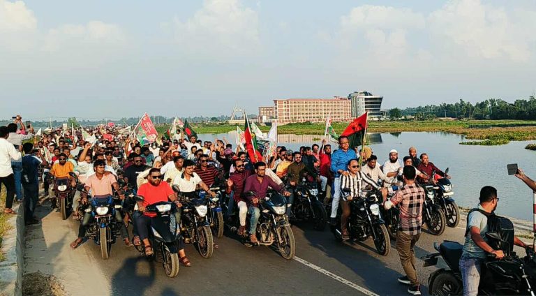 সিংড়ায় হাজারো মোটরসাইকেল শোভাযাত্রায় দাউদার মাহমুদের প্রচারণা শুরু
