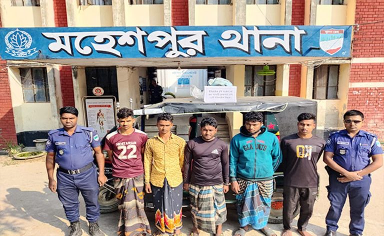 ঝিনাইদহে ইজিবাইক চোরচক্রের পাঁচ সদস্য গ্রেফতার