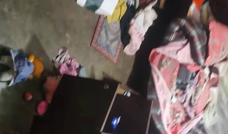 মিরসরাইয়ে অবসরপ্রাপ্ত সেনা সদস্যের বাড়িতে ডাকাতি: অস্ত্রের মুখে জিম্মি করে লুট
