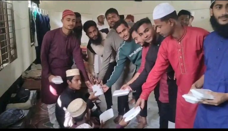 নলছিটিতে তারেক রহমানের জন্মদিনে ছাত্রদলের দোয়া ও খাবার বিতরণ