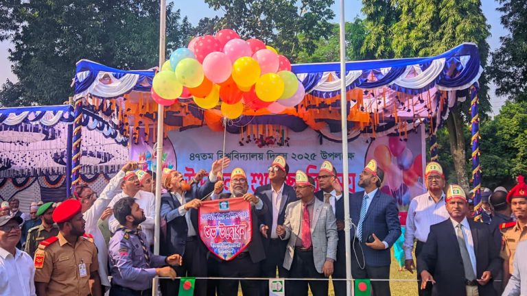 বর্ণাঢ্য আয়োজনে ইসলামী বিশ্ববিদ্যালয়ের ৪৭তম বিশ্ববিদ্যালয় দিবস উদযাপন
