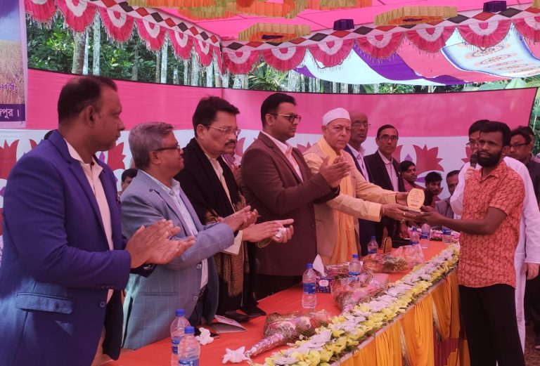 কাউখালীতে নবান্ন উৎসব অনুষ্ঠিত ও সফল কৃষককে সম্মাননা প্রদান