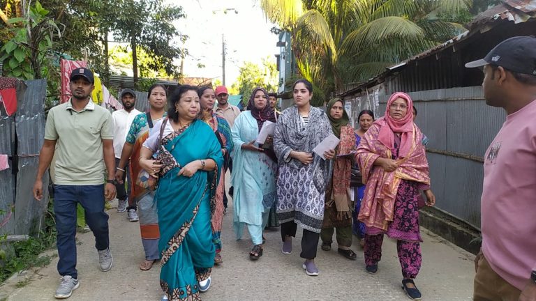 আনন্দ নগরে নারী নেত্রীদের উৎসবমুখর গণসংযোগে প্রাণ ফিরেছে নির্বাচনী মাঠে