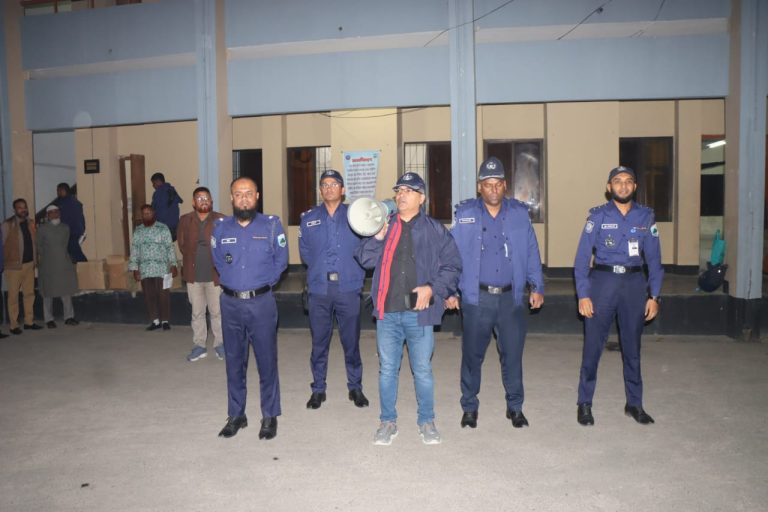 নাটোরে দুই উপজেলায় ৪১ জন আসামি গ্রেফতার, অস্ত্র-মাদক উদ্ধার