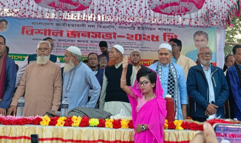 বিএনপির জনসভায় হাসান মামুনের হুঁশিয়ারি: “যোগ্য প্রার্থী চাই, ভাড়াটিয়া প্রার্থী নয়”