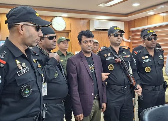ভুয়া এনআইডি ব্যবহার করে কোটি টাকা ঋণ আত্মসাৎ: দুদকের মামলায় ব্যবস্থাপক গ্রেপ্তার