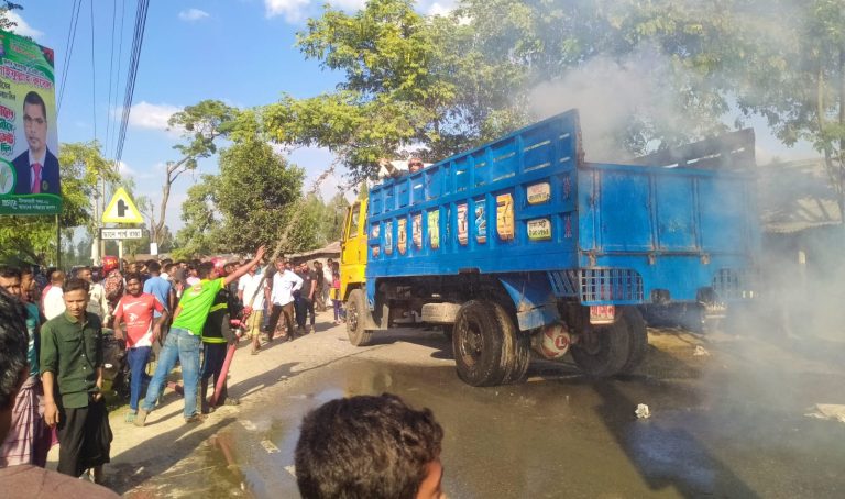 নীলফামারীতে দ্রুতগতির ট্রাকের ধাক্কায় শিক্ষার্থী মার্জিয়ার মর্মান্তিক মৃত্যু