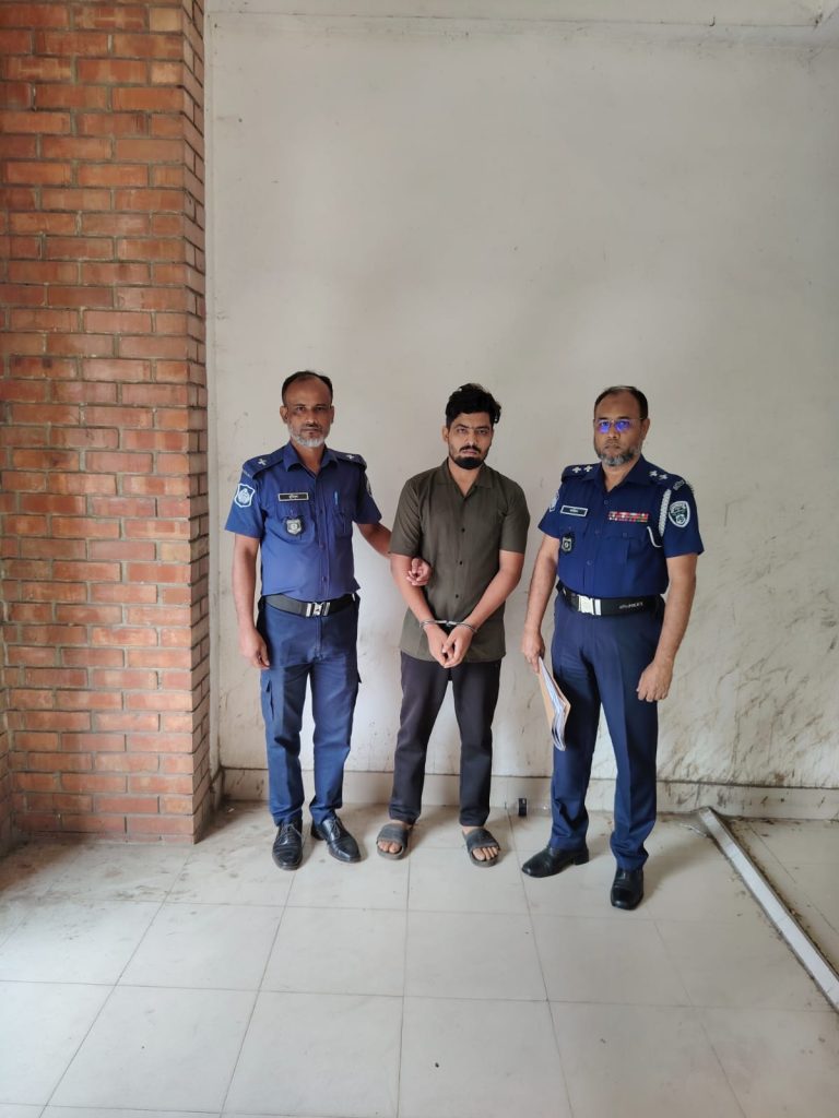 লিবিয়ায় বাংলাদেশি অপহরণ করে মুক্তিপণ আদায়: পিবিআইয়ের হাতে মানবপাচার চক্রের সদস্য গ্রেপ্তার