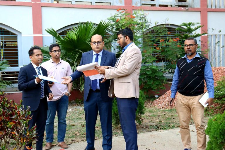 কাশিয়ানীর বিভিন্ন ভোটকেন্দ্র পরিদর্শনে নবনিয়োগপ্রাপ্ত জেলা প্রশাসক