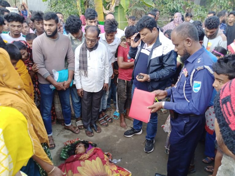 অষ্টগ্রামে মানসিক ভারসাম্যহীন ছেলের ধারালো অস্ত্রের আঘাতে মায়ের মৃত্যু 