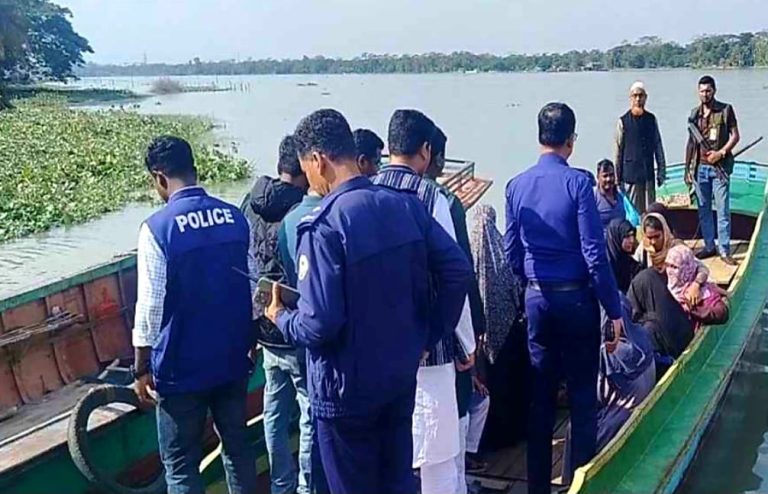 ঢাকার উদ্দেশ্যে শরীফ ওসমান হাদির স্বজন, পরিবার