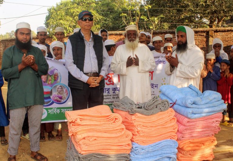 খাগড়াছড়ি রামগড় ব্যাপ্টিষ্ট চার্চে বড়দিন উদযাপন ও শীতার্তদের মাঝে শীতবস্ত্র বিতরণ