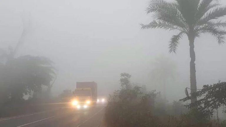 কুড়িগ্রামে ৩ দিন ধরে সূর্যের দেখা নেই: ঘন কুয়াশা ও হাড় কাঁপানো ঠান্ডায় স্থবির জনজীবন