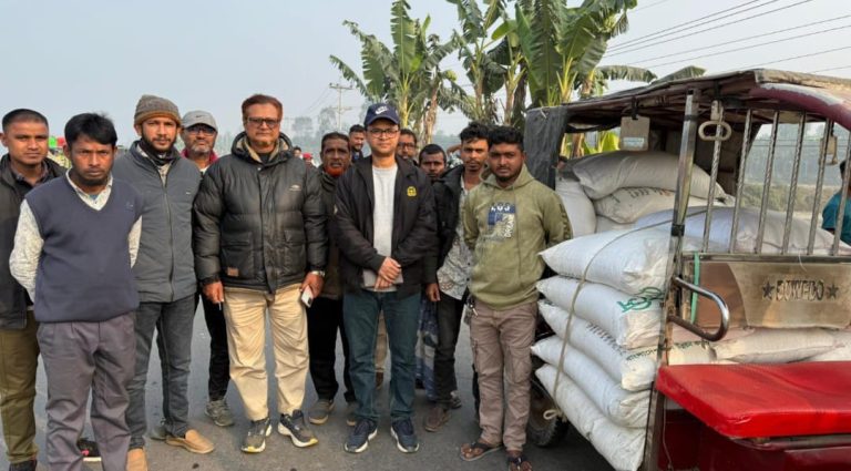 ভূরুঙ্গামারীতে পাচারের সময় ২০ বস্তা সার জব্দ, ৩০ হাজার টাকা জরিমানা আদায়