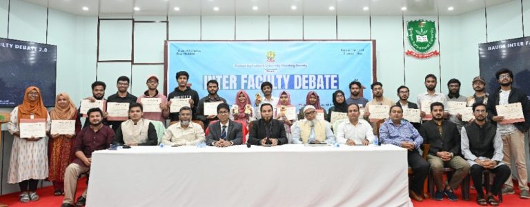 গাকৃবিতে আন্তঃঅনুষদীয় বিতর্ক প্রতিযোগিতার ফাইনালে ‘থ্রি মাস্কেটিয়ার্স’ চ্যাম্পিয়ন