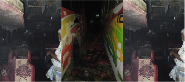নোয়াখালীর সোনাপুর বাস টার্মিনালে দাঁড়িয়ে থাকা বাসে আগুন