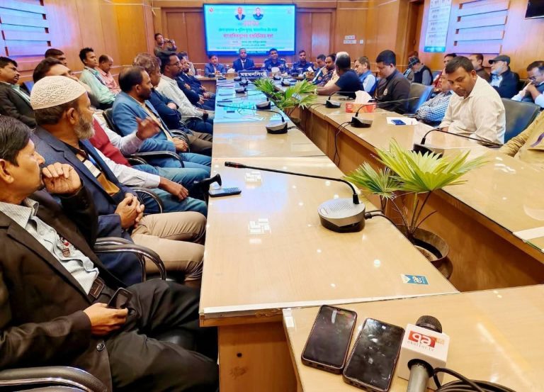 আইনশৃঙ্খলা ও দায়িত্বশীল সাংবাদিকতা নিয়ে ডিসি-এসপির মতবিনিময় সভা