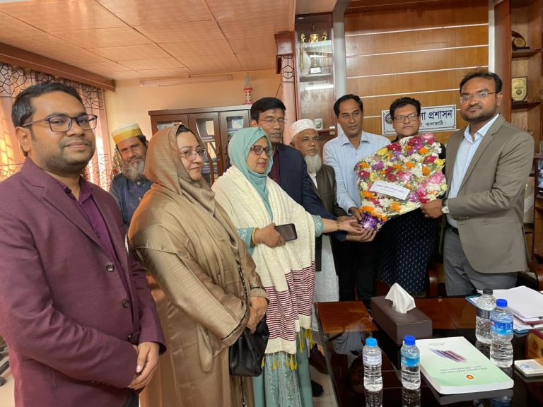 কাঁঠালিয়ায় নবাগত উপজেলা নির্বাহী অফিসারের সাথে দুর্নীতি প্রতিরোধ কমিটির মতবিনিময়