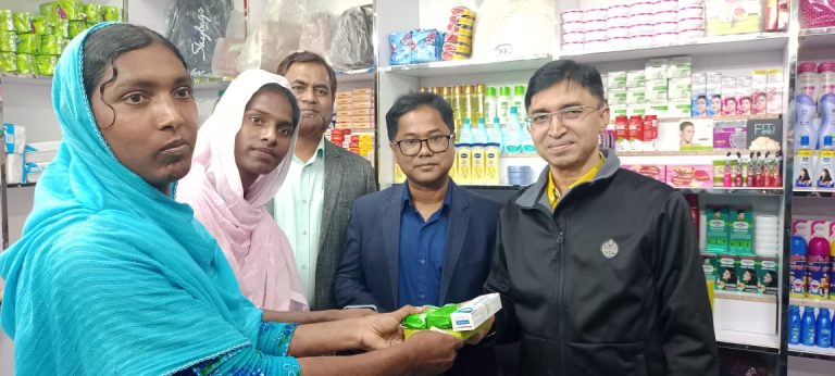 তৃতীয় লিঙ্গের দুই নারীকে উদ্যোক্তা হিসেবে গড়ে তুলতে নীলফামারী জেলা পরিষদের বিশেষ উদ্যোগ