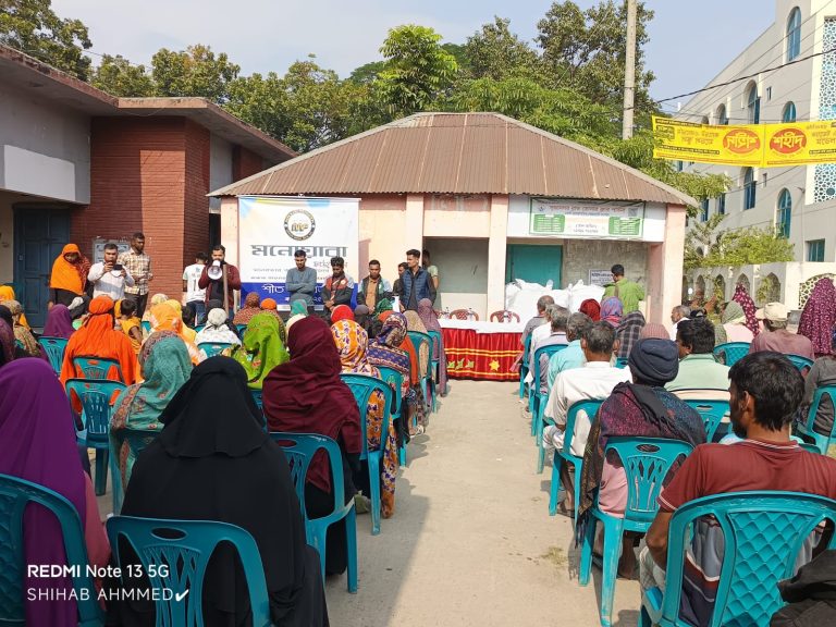 সুজানগরে মনোয়ারা ফাউন্ডেশনের উদ্যোগে ১২০ অসহায় মানুষের মাঝে শীতবস্ত্র বিতরণ