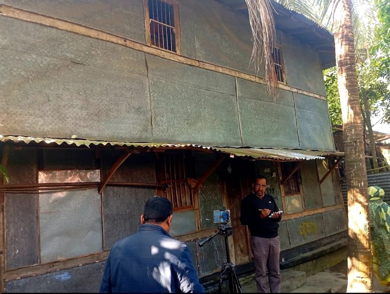 গুলিবিদ্ধ হওয়ার দিনই ওসমান হাদির গ্রামের বাড়িতে চুরি