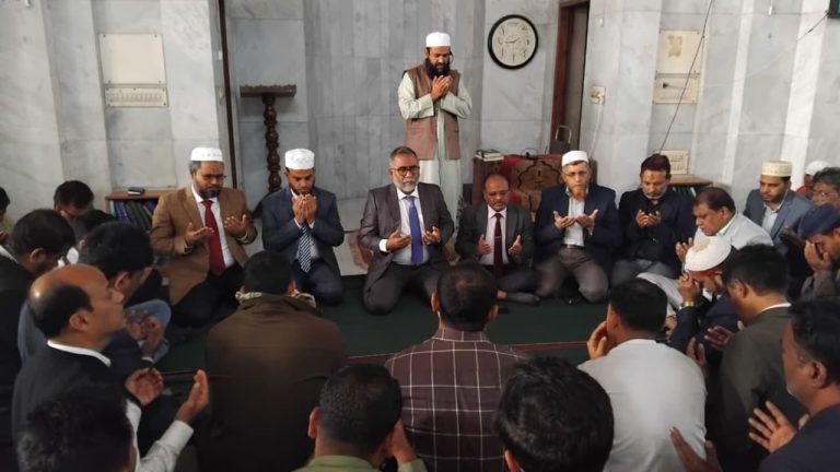 ওসমান হাদীর সুস্থতা কামনায় ইবিতে দোয়া অনুষ্ঠিত