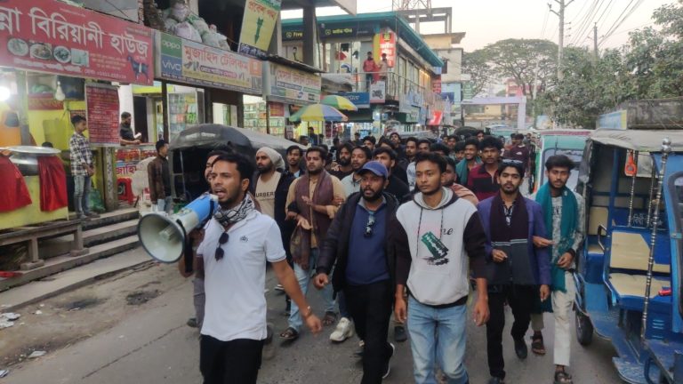 ওসমান হাদীর ওপর হামলার প্রতিবাদে সদরপুরে ছাত্র জনতার বিক্ষোভ মিছিল