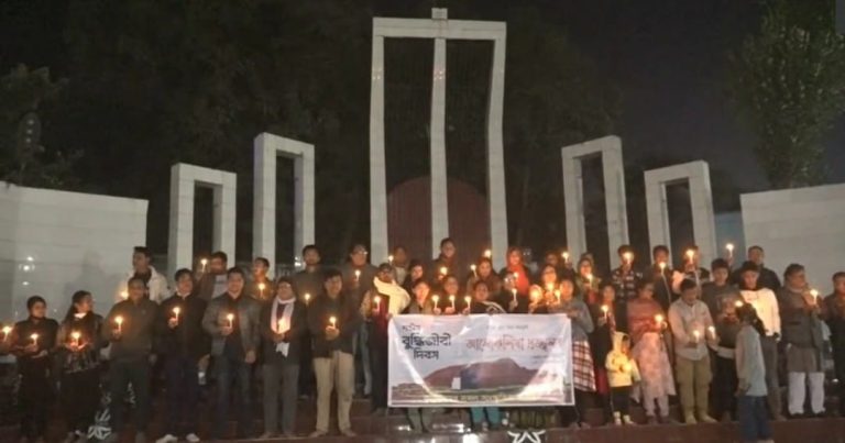 শহীদ বুদ্ধিজীবী দিবস উপলক্ষে কুড়িগ্রামে আলোকশিখা প্রজ্জলন