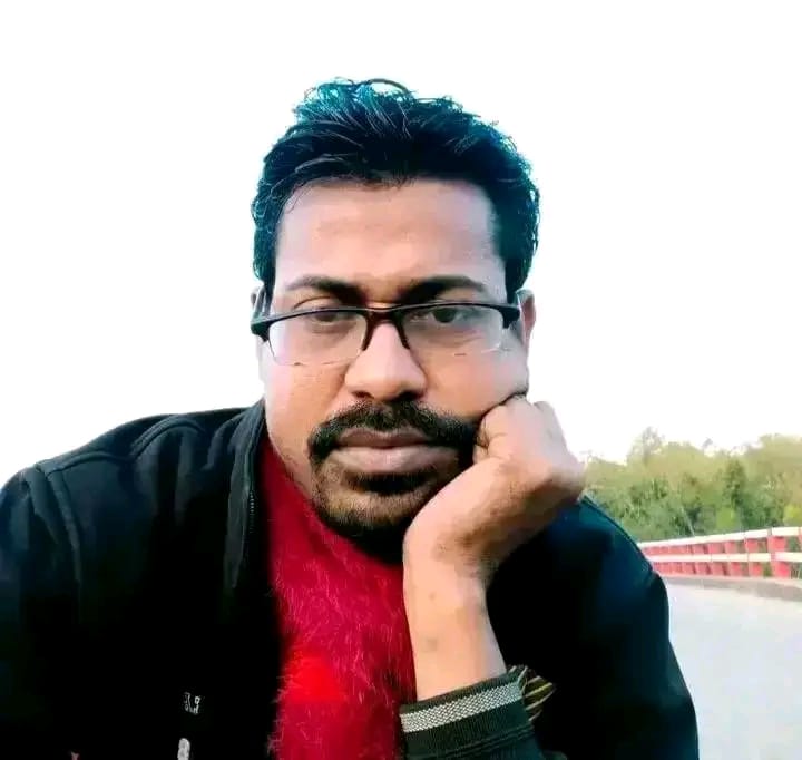বন্য হাতির ভিডিও ধারণ করতে গিয়ে হাতির পায়ে পিষ্ট হয়ে প্রাণ গেল কনটেন্ট ক্রিয়েটরের