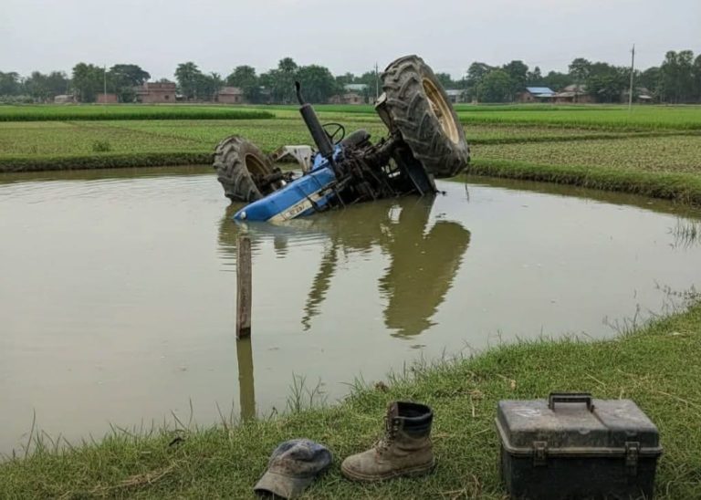 কুড়িগ্রামের ভূরুঙ্গামারীতে ট্রাক্টর উল্টে চালকের মৃত্যু