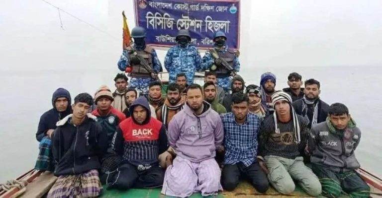 হিজলায় মেঘনা নদীতে অবৈধ বালু উত্তোলন: ৫৭ ড্রেজার ও ট্রলার জব্দ, আটক ২০