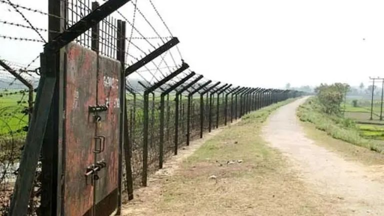 রৌমারী সীমান্তে বিএসএফের গুলি, বাংলাদেশি যুবক আটকের অভি‌যোগ