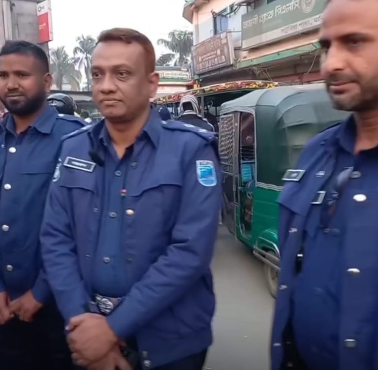 নির্বাচনী নিরাপত্তায় সাটুরিয়াজুড়ে পুলিশের কড়া নজরদারি