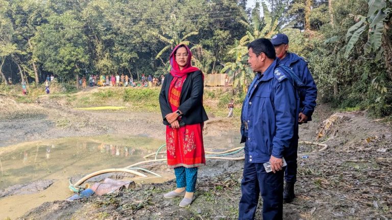 বকশীগঞ্জে অবৈধ বালু উত্তোলনের বিরুদ্ধে অভিযান, ড্রেজার ধ্বংস