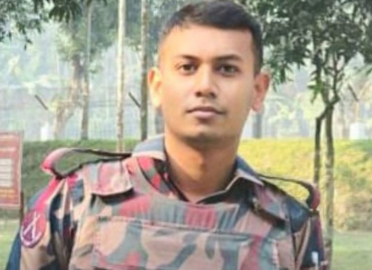 কুড়িগ্রামের ফুলবাড়ী সীমান্তে নিজ রাইফেলের গুলিতে বিজিবি সদস্যের মৃত্যু
