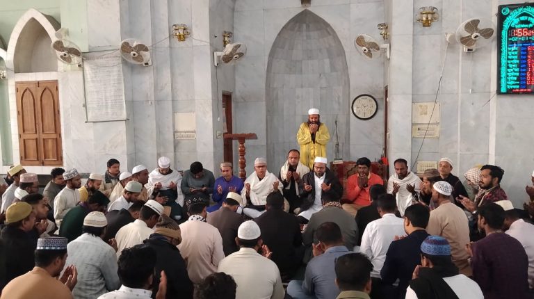 ইবিতে বেগম খালেদা জিয়ার মাগফেরাত কামনায় দোয়া ও মোনাজাত