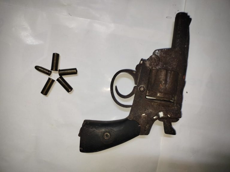 রাজধানীর ওয়ারীতে পাঁচ রাউন্ড গুলিসহ রিভলভার উদ্ধার