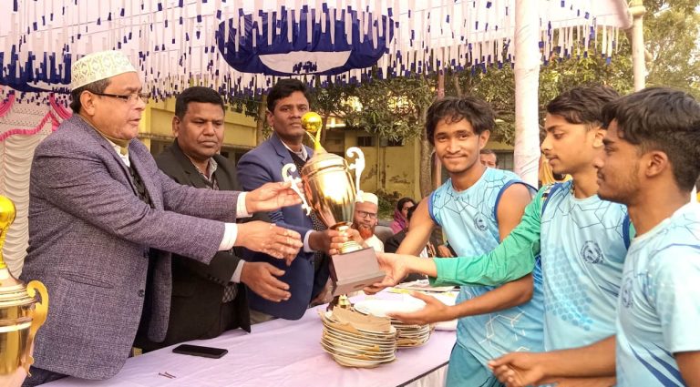 সুজানগরে জাতীয় শীতকালীন স্কুল–মাদ্রাসা ও কারিগরি ক্রীড়া প্রতিযোগিতার পুরস্কার বিতরণ