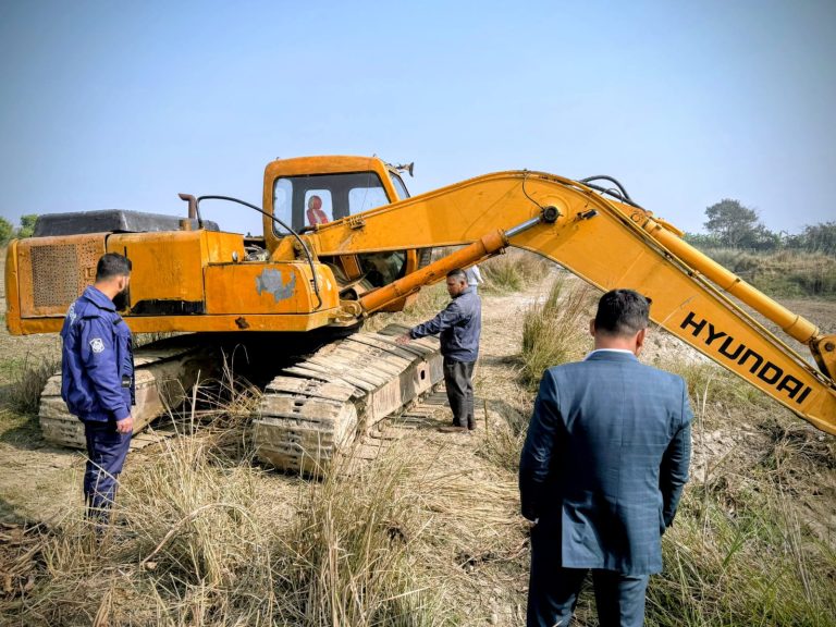 চরভদ্রাসনে অবৈধ মাটি কাটার বিরুদ্ধে উপজেলা প্রশাসনের অভিযান