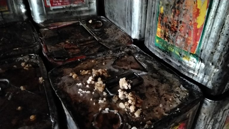 মিঠাপুকুরে বিষাক্ত গুড় তৈরির মহোৎসব: নেপথ্যে প্রভাবশালী সিন্ডিকেট