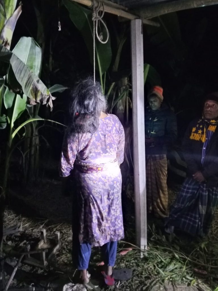 মিঠাপুকুরে গৃহবধূর ঝুলন্ত মরদেহ উদ্ধার, হত্যা না আত্মহত্যা-তদন্তে পুলিশ