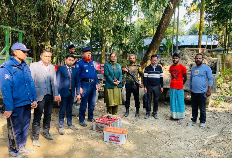 কুড়িগ্রামে কৃষিজমি ক্ষতি করে মাটি উত্তোলনের অপরাধে ইটভাটার মালিককে ৪ লাখ টাকা জরিমানা