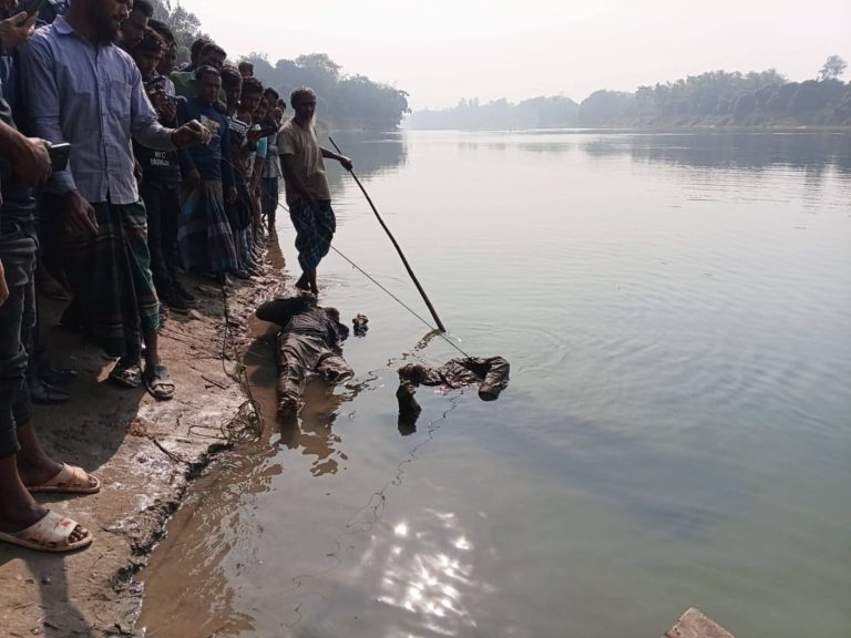চিরিরবন্দরে আত্রাই নদী থেকে দুই যুবকের ভাসমান লাশ উদ্ধার