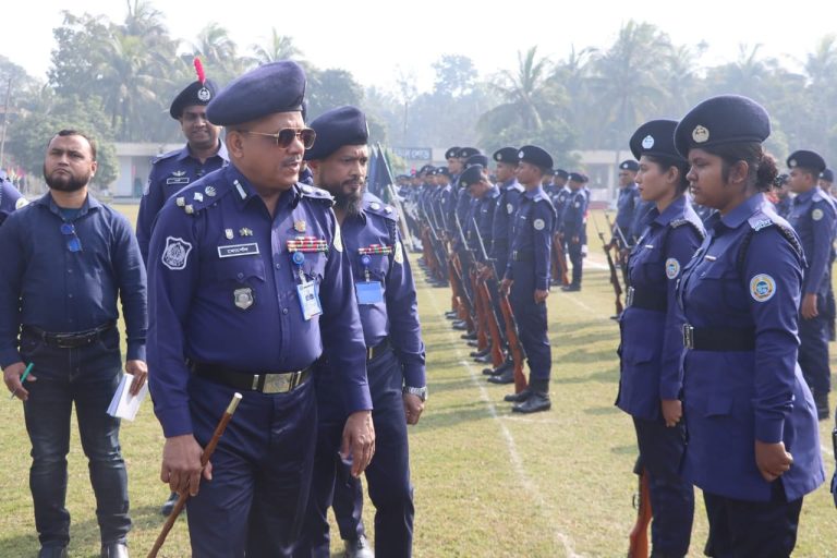পিরোজপুরে বার্ষিক কুচকাওয়াজ ও প্যারেড পরিদর্শন অনুষ্ঠিত