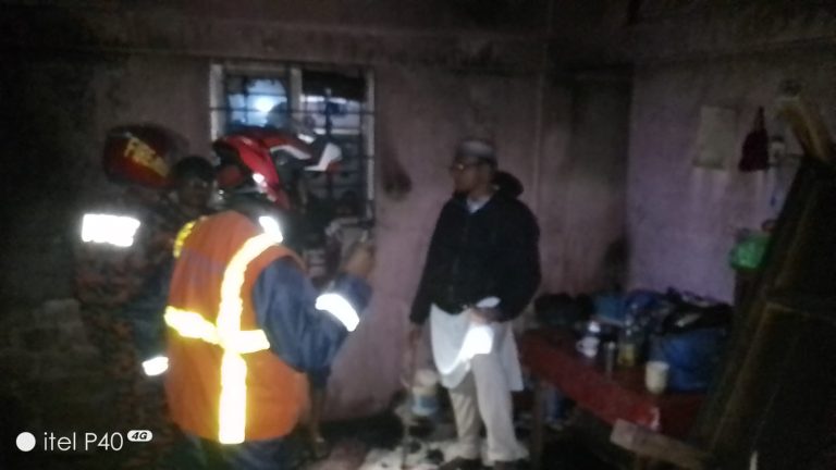 কুলাউড়ার রবিরবাজারে মধ্যরাতে বসতঘরে ভয়াবহ অগ্নিকান্ড