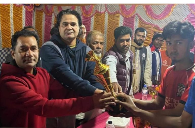 সাটুরিয়ায় ব্যাডমিন্টন ফাইনাল ও পুরস্কার বিতরণী অনুষ্ঠানে যুবসমাজের উদ্দীপনা