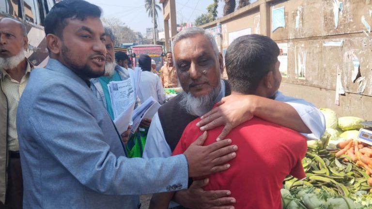 ঝালকাঠি-১: ‘কলম’ প্রতীকের জসীম উদ্দিন তালুকদার নির্বাচনী গণসংযোগে ব্যস্ত