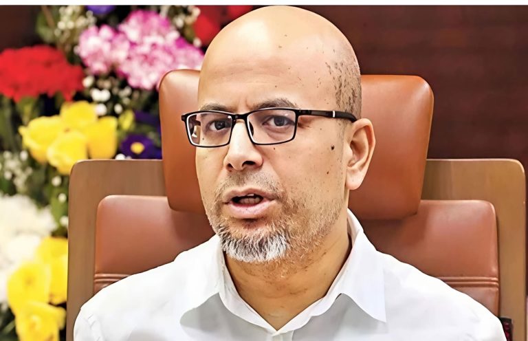 দেশ ছাড়লেন প্রধান উপদেষ্টার বিশেষ সহকারী ফয়েজ আহমদ তৈয়্যব