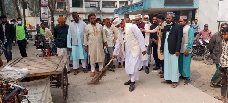 ডোমার ডিমলার এমপির নেতৃত্বে পরিষ্কার-পরিচ্ছন্নতা কর্মসূচী শুরু